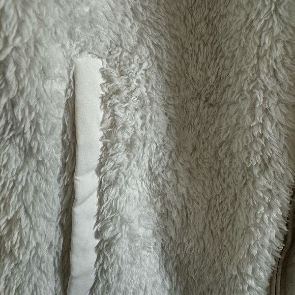 Patagonia | Women’s SZ S | White Los Gatos Fleece Vest | Cozy Fuzzy - Picture 6 of 8